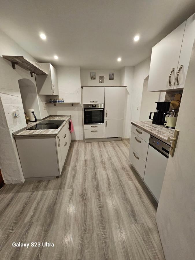 Ferienwohnung ,,Hinter Der Mauer" Хилдбургхаузен Екстериор снимка