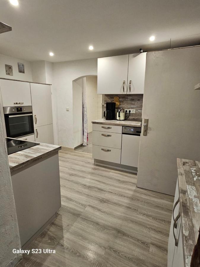 Ferienwohnung ,,Hinter Der Mauer" Хилдбургхаузен Екстериор снимка
