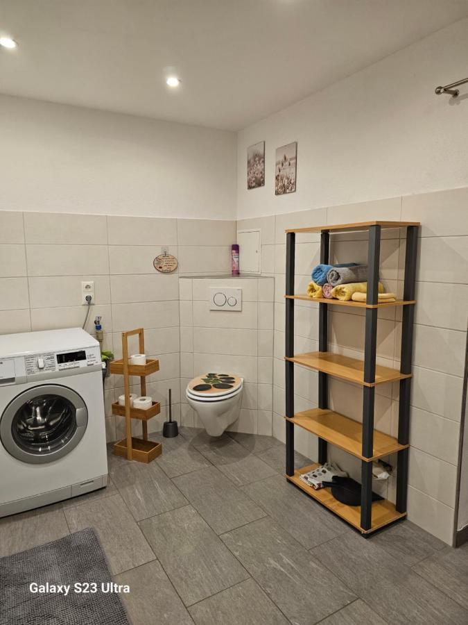 Ferienwohnung ,,Hinter Der Mauer" Хилдбургхаузен Екстериор снимка