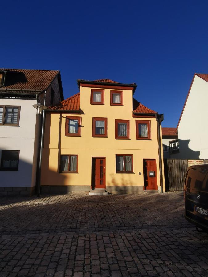 Ferienwohnung ,,Hinter Der Mauer" Хилдбургхаузен Екстериор снимка