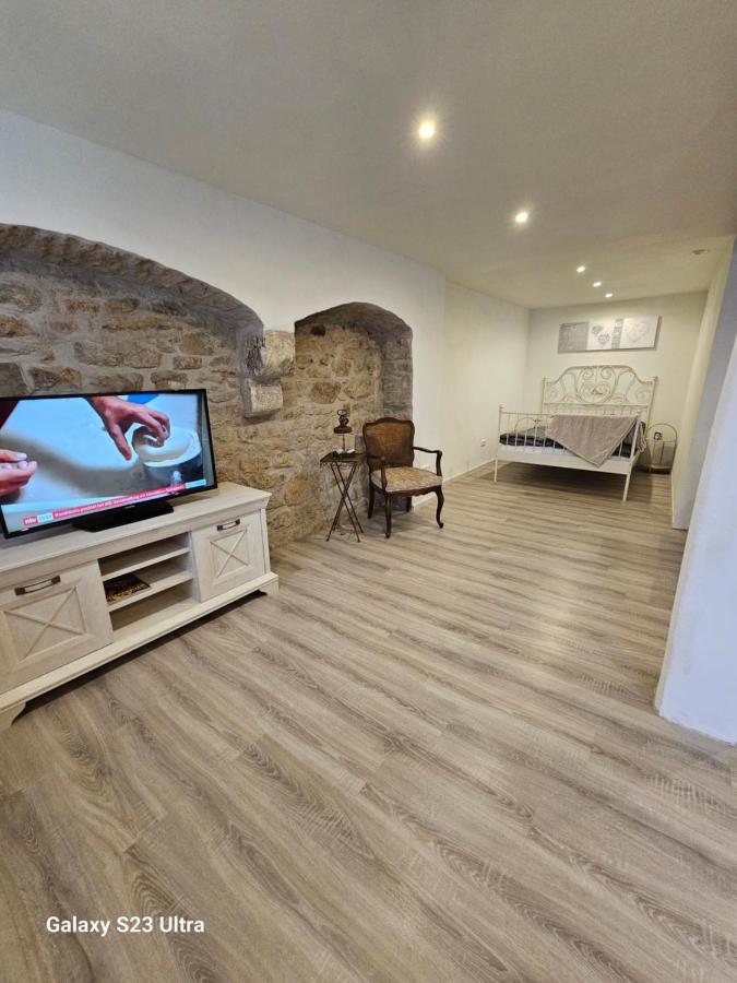 Ferienwohnung ,,Hinter Der Mauer" Хилдбургхаузен Екстериор снимка
