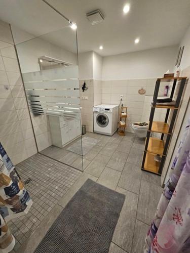 Ferienwohnung ,,Hinter Der Mauer" Хилдбургхаузен Екстериор снимка